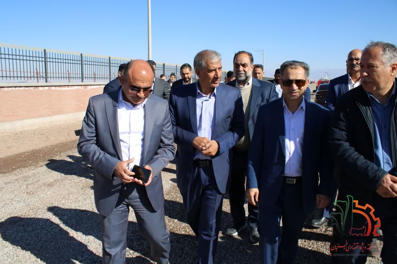 گامی بلند در توسعه صنعتی رفسنجان؛ بهره‌برداری از کارخانه خودروسازی در منطقه ویژه اقتصادی رفسنجان کلید خورد.