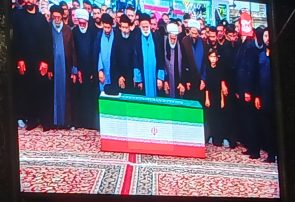 خادم حضرت خورشید در آغوش حرم